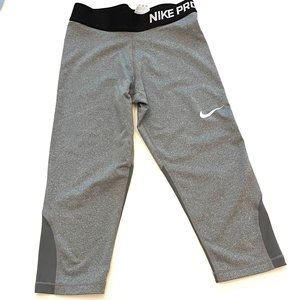 Nike girls Nike pro Gray capri leggings M 10 12